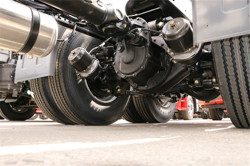 一汽解放 新J6P重卡 375马力 6X4 国五LNG万博体育app下载入口(CA4250P66T1A1E24M5)