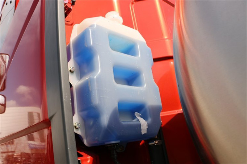 一汽解放 新J6P重卡 375马力 6X4 国五LNG万博体育app下载入口(CA4250P66T1A1E24M5)