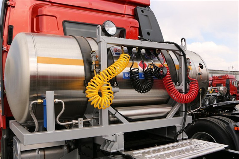 一汽解放 新J6P重卡 375马力 6X4 国五LNG万博体育app下载入口(CA4250P66T1A1E24M5)