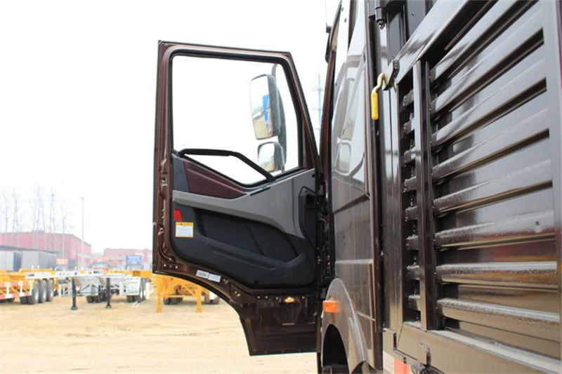 一汽解放 J6P重卡 质惠版 350马力 8X4 国五9.5米仓栅式载货车(CA5310CCYP66K2L7T4E5)