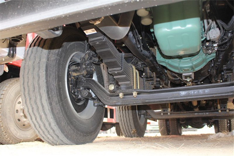 一汽解放 J6P重卡 质惠版 350马力 8X4 国五9.5米仓栅式载货车(CA5310CCYP66K2L7T4E5)