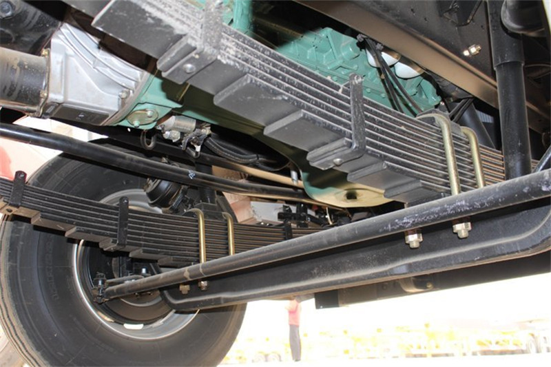 一汽解放 J6P重卡 质惠版 350马力 8X4 国五9.5米仓栅式载货车(CA5310CCYP66K2L7T4E5)