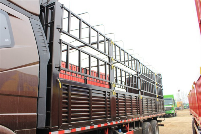 一汽解放 J6P重卡 质惠版 350马力 8X4 国五9.5米仓栅式载货车(CA5310CCYP66K2L7T4E5)