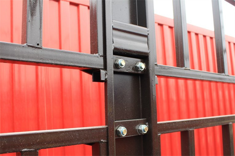 一汽解放 J6P重卡 质惠版 350马力 8X4 国五9.5米仓栅式载货车(CA5310CCYP66K2L7T4E5)