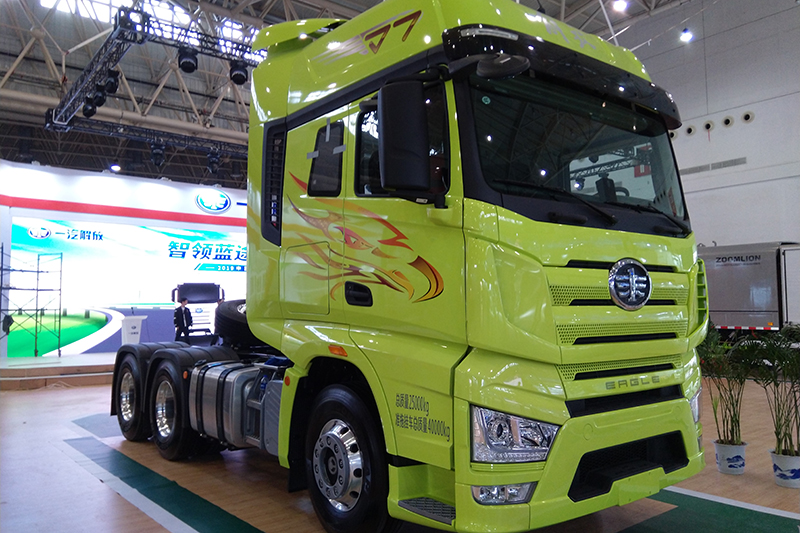 一汽解放 J7重卡 6×4 550马力 国六 智能万博体育app下载入口