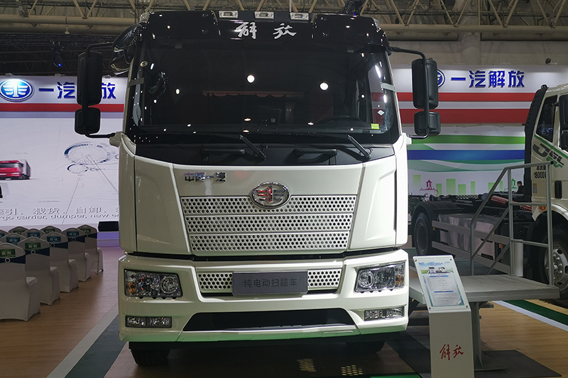 一汽解放 J6L 4×2 160kW 纯电动餐厨垃圾车
