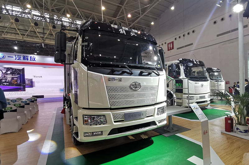 一汽解放 J6L 4×2 160kW 纯电动餐厨垃圾车
