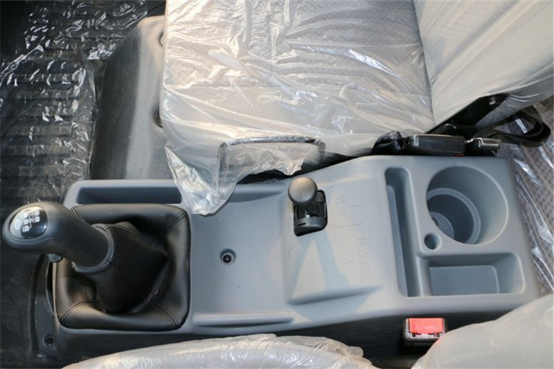 一汽解放 J6L中卡 质惠版 180马力 4X2 6.8米 国五仓栅式载货车(CA5160CCYP62K1L4E5)