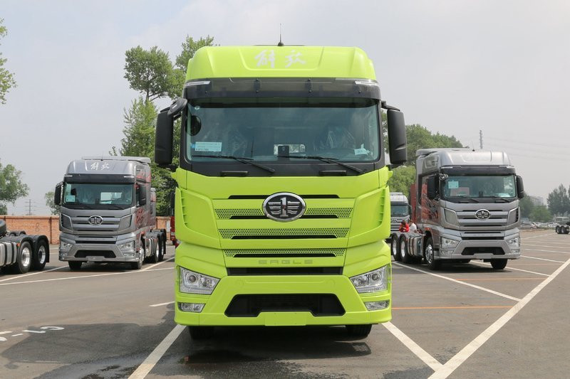 一汽解放 J7重卡 基本型 550马力 6X4 国五万博体育app下载入口(嫩芽绿)(CA4250P77K25T1E5)