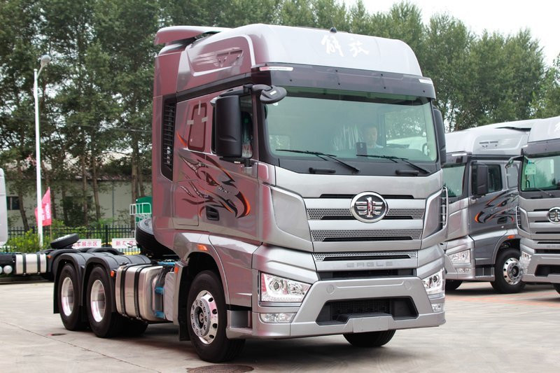 一汽解放 J7重卡 四季版 550马力 6X4 国五万博体育app下载入口(液力缓速器)(CA4250P77K25T1E5)