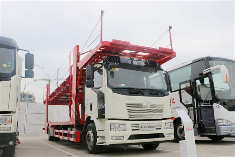 一汽解放 J6L重卡 240马力 4X2 国五车辆运输车(JHP5185TCL)