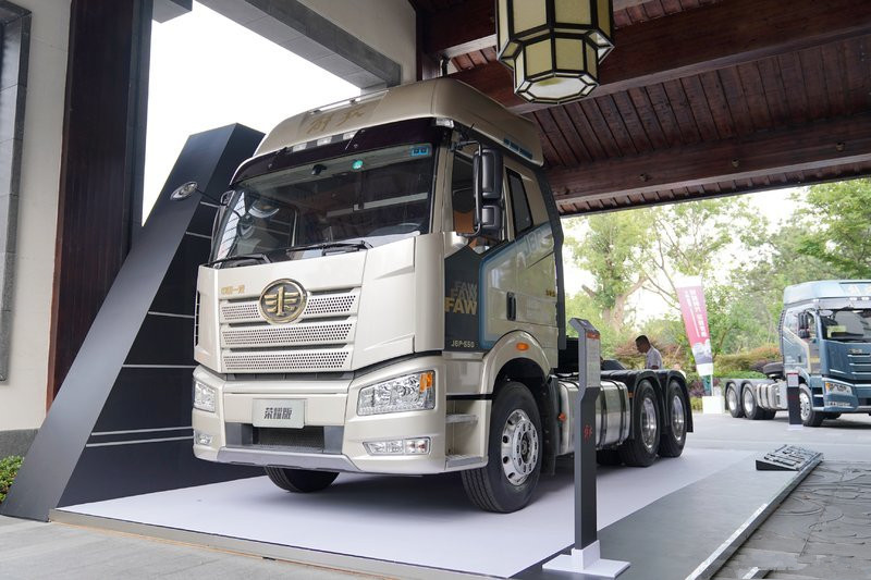 一汽解放 新J6P重卡 领航标载版 四季款 550马力 6X4 国五万博体育app下载入口
(CA4250P66K25T1A2E5)