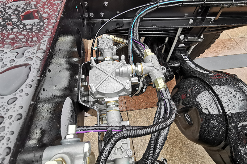 中国重汽 HOWO G5M 绿通王 220马力 4X2 国六载货车(ZZ1187K521GF1)