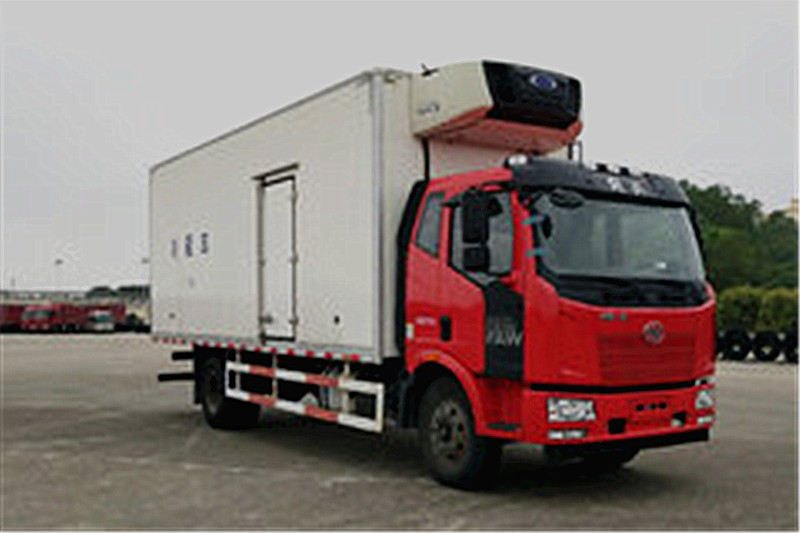 一汽解放 J6L 180马力 4X2 6米 国五 冷藏车(CA5180XLCP62K1L4E5)
