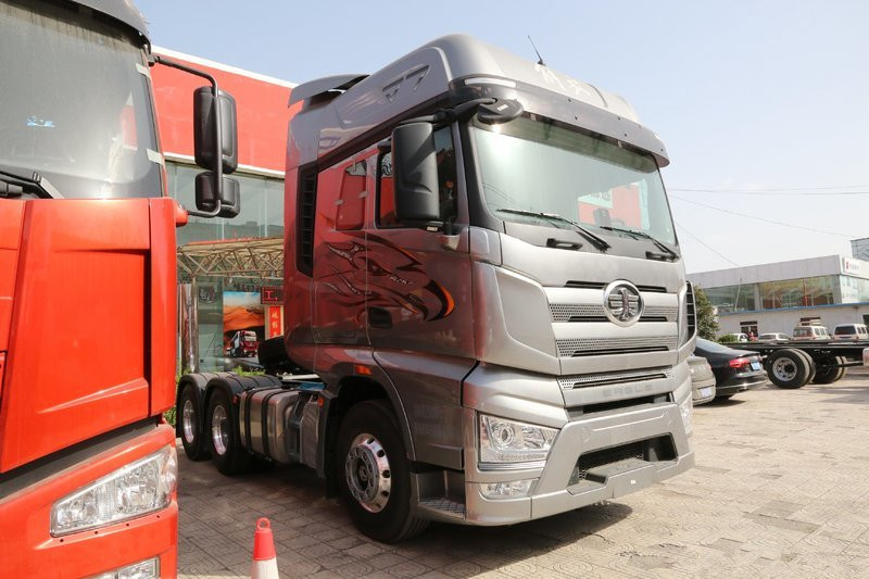 一汽解放 J7重卡 四季款 550马力 6X4 国五 万博体育app下载入口(12挡)(CA4250P77K25T1E5)