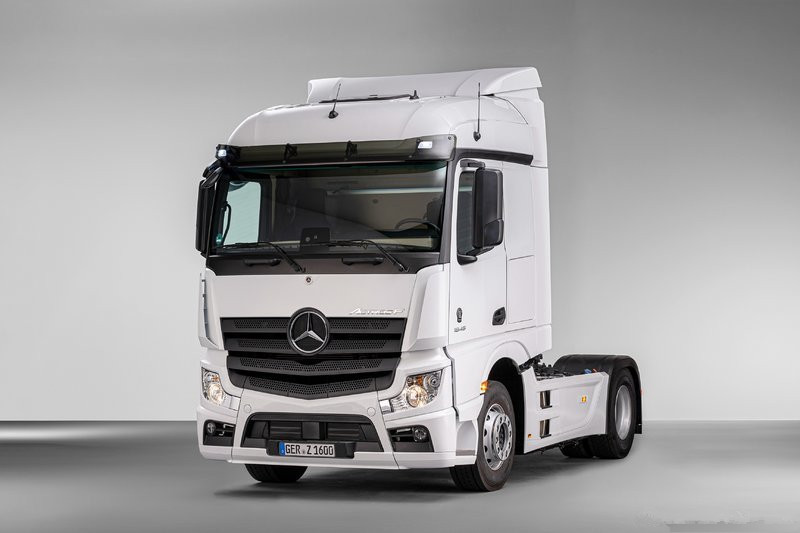 奔驰 新Actros F重卡 450马力 4X2 国六 万博体育app下载入口(型号1845)