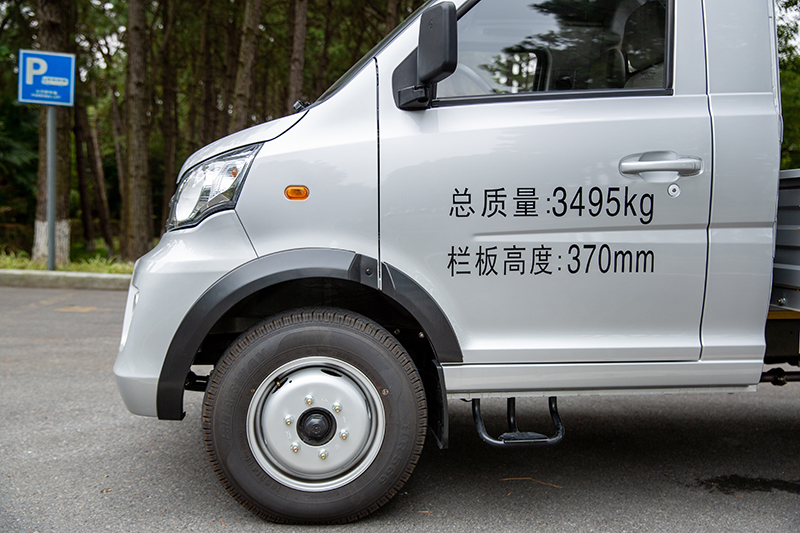 新龙马汽车 启腾N60 116马力 4×2 国六 栏板载货车 标准型（FJ1030BAC2）
