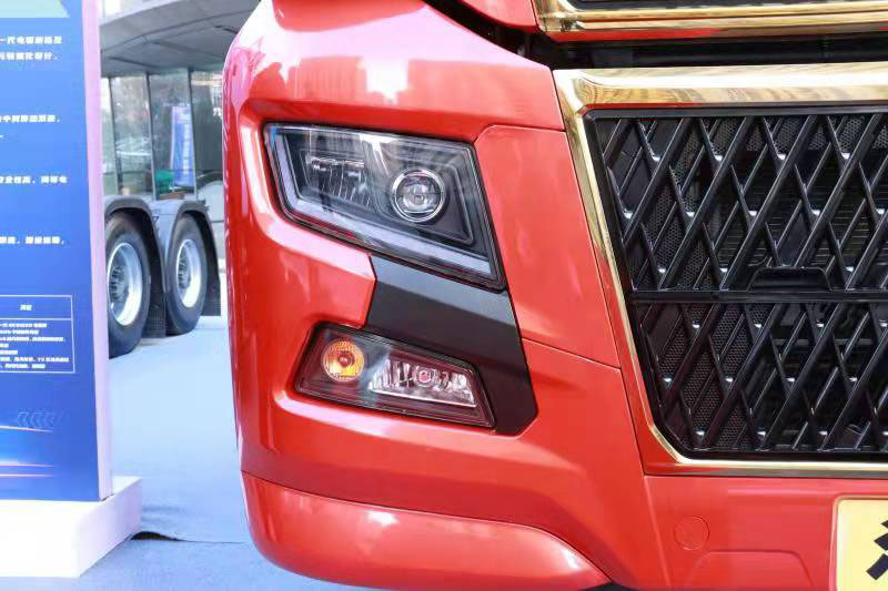 中国重汽 汕德卡SITRAK C9H重卡 奢华版 570马力 6X4 国六 AMT自动挡万博体育app下载入口(带液缓)(ZZ4256W324HF1H)