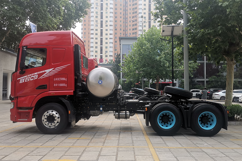 联合重卡 擎天 460马力 6×4 LNG 国六 万博体育app下载入口
（QCC4253N664W-1） 
