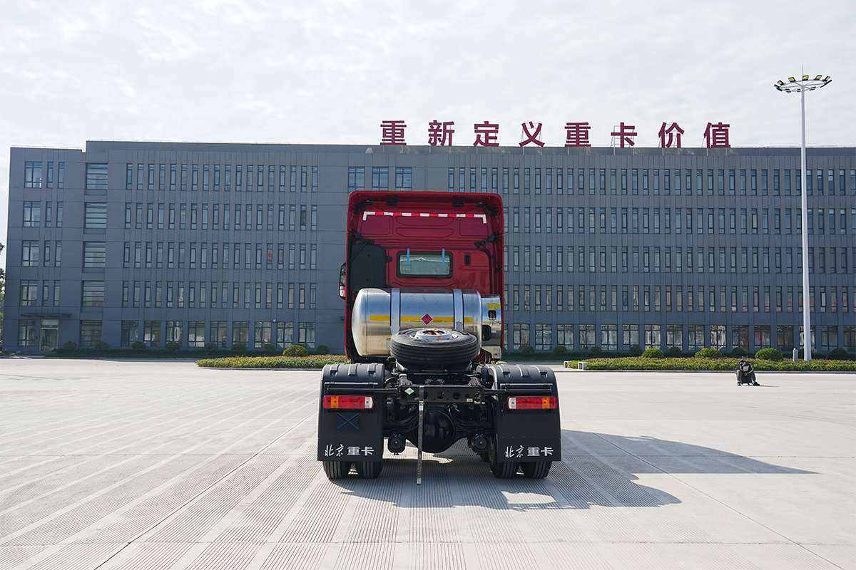 北京重卡 追梦 530马力 6×4 国六 LNG 万博体育app下载入口
 普货/零担运输版（BJ4250G6CP）