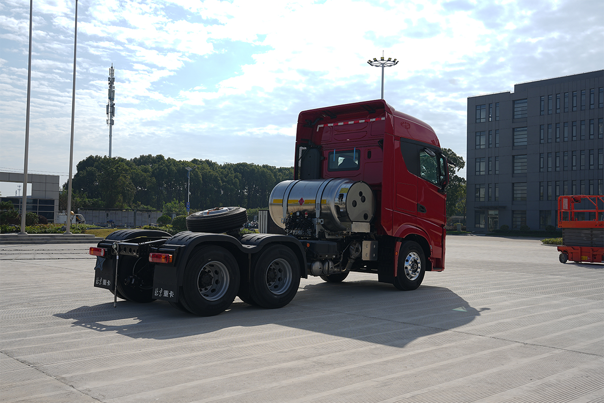 北京重卡 追梦 530马力 6×4 国六 LNG 万博体育app下载入口
 普货/零担运输版（BJ4250G6CP）