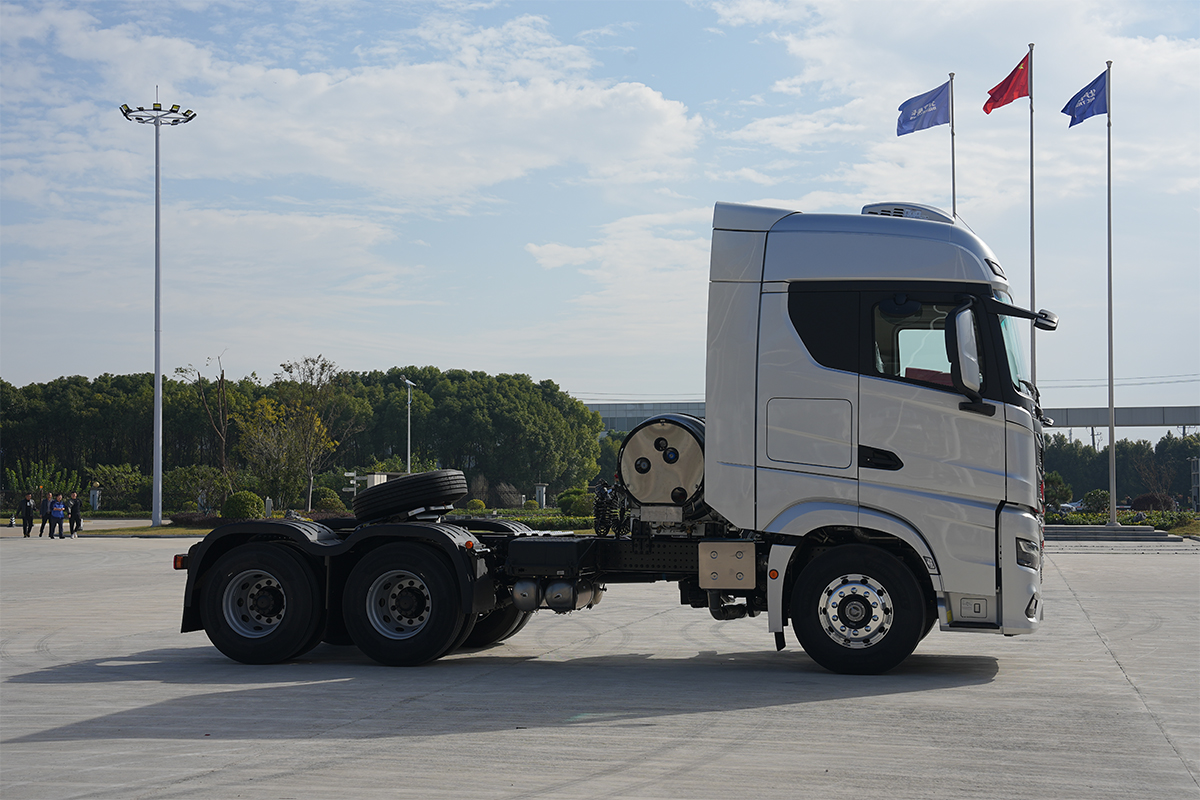北京重卡 追梦 500马力 6×4 国六 LNG 万博体育app下载入口
 砂石料运输版（BJ4250G6CP）