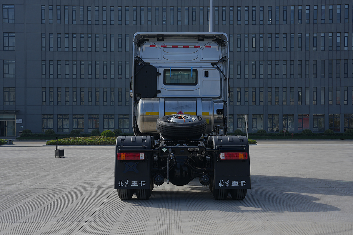 北京重卡 追梦 500马力 6×4 国六 LNG 万博体育app下载入口
 砂石料运输版（BJ4250G6CP）